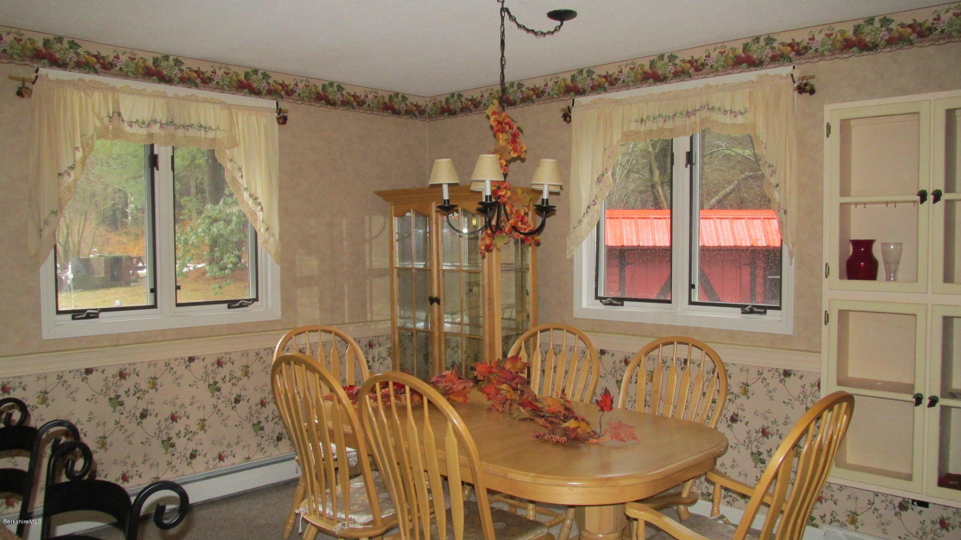 39 Knox Road Pittsfield, MA 01201 - Photo 5 of 35 Dining Room