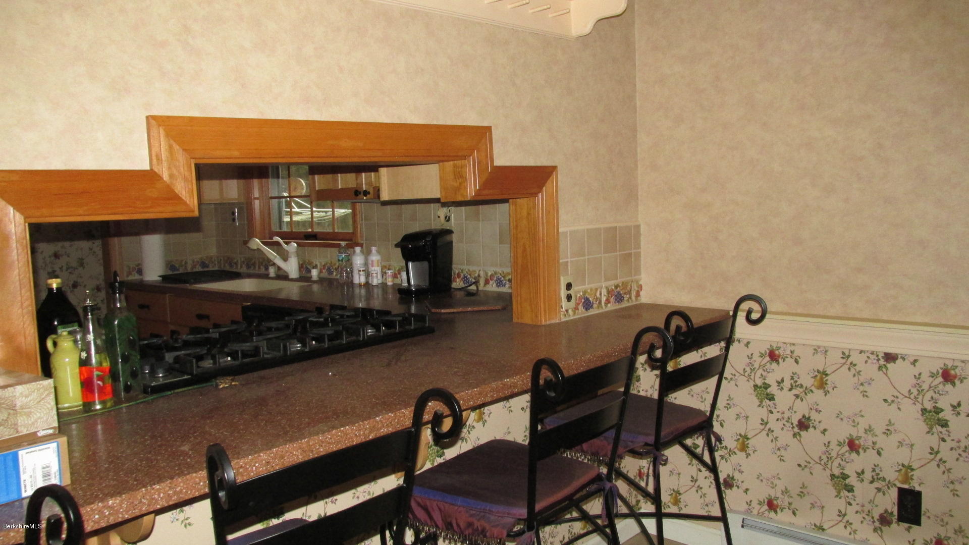 39 Knox Road Pittsfield, MA 01201 - Photo 7 of 35 Breakfast Nook