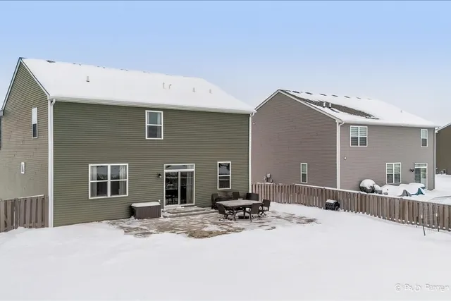 $400,000 | 1482 Hollow Tree Lane, Pingree Grove, IL 60140