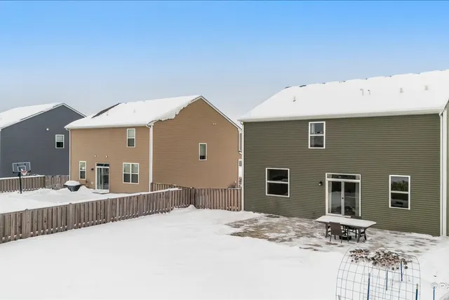 $400,000 | 1482 Hollow Tree Lane, Pingree Grove, IL 60140