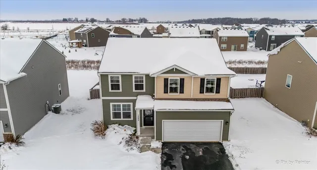 $400,000 | 1482 Hollow Tree Lane, Pingree Grove, IL 60140