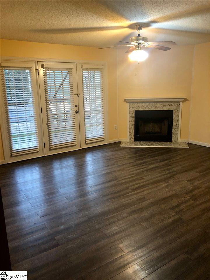 204 Pelham Square Way Greer, SC 29650 - Photo 4 of 10 Gallery Image 4