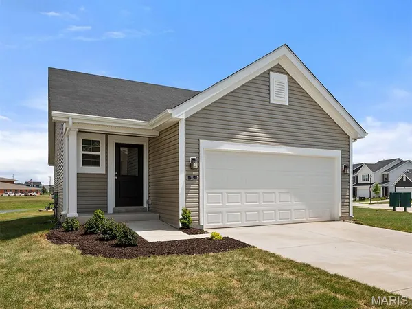 $311,962 | 50 Town Ctr Court, Foristell, MO 63348
