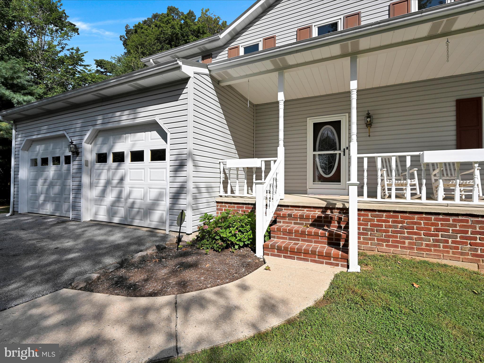 5460 Ridge Road Elizabethtown, PA 17022 - Photo 3 of 40 Front