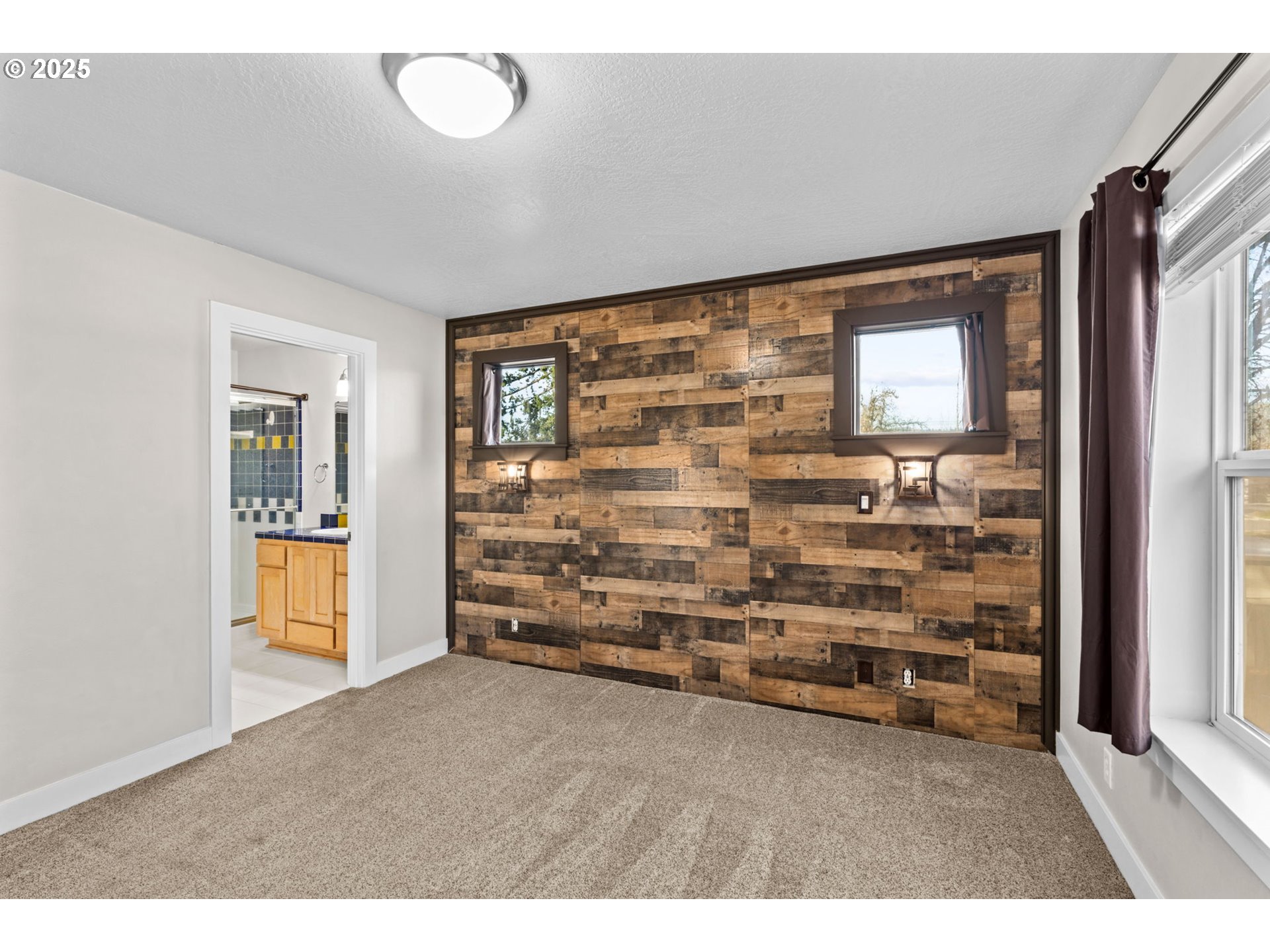 1072 53rd Street Springfield, OR 97478 - Photo 23 of 32 a view of an empty room with a window