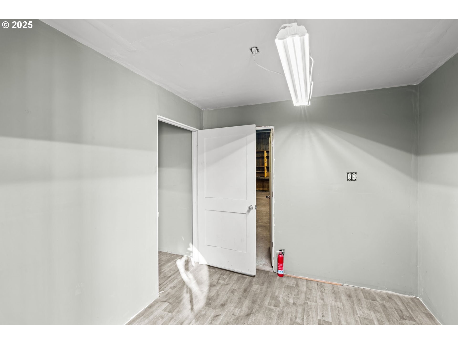 1072 53rd Street Springfield, OR 97478 - Photo 32 of 32 a view of empty room with wooden floor