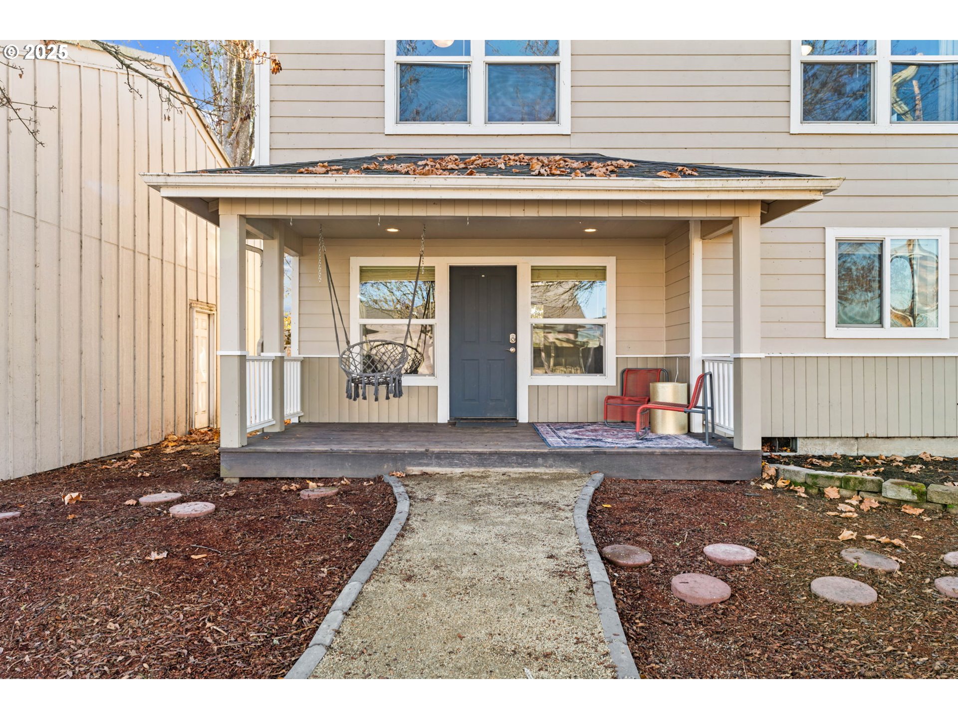 1072 53rd Street Springfield, OR 97478 - Photo 6 of 32 a view of a building with entrance gate