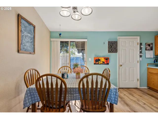 $315,000 | 440 West Agee Street, Roseburg, OR 97471