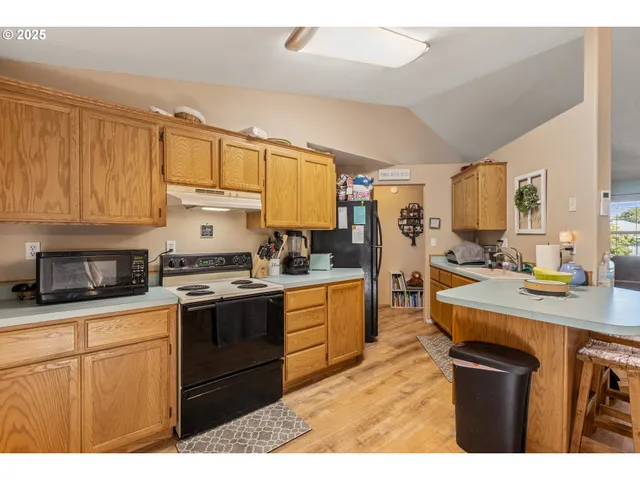 $315,000 | 440 West Agee Street, Roseburg, OR 97471