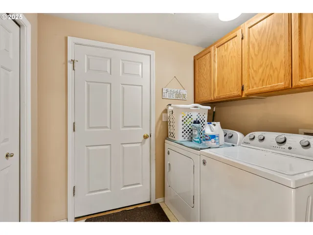 $315,000 | 440 West Agee Street, Roseburg, OR 97471