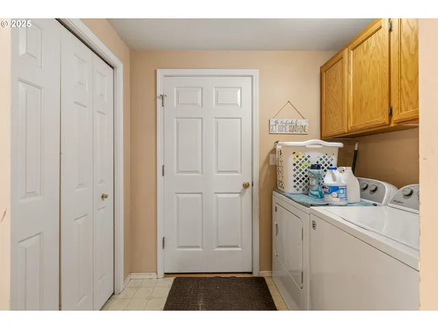 $315,000 | 440 West Agee Street, Roseburg, OR 97471