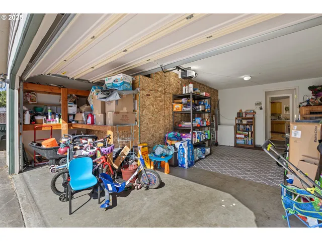 $315,000 | 440 West Agee Street, Roseburg, OR 97471