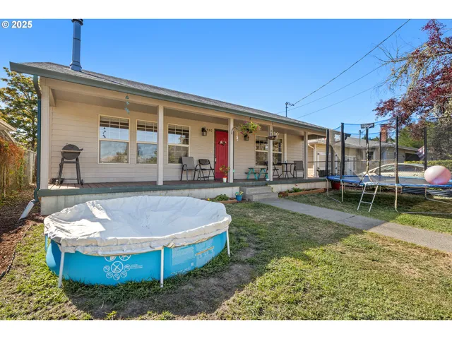 $315,000 | 440 West Agee Street, Roseburg, OR 97471