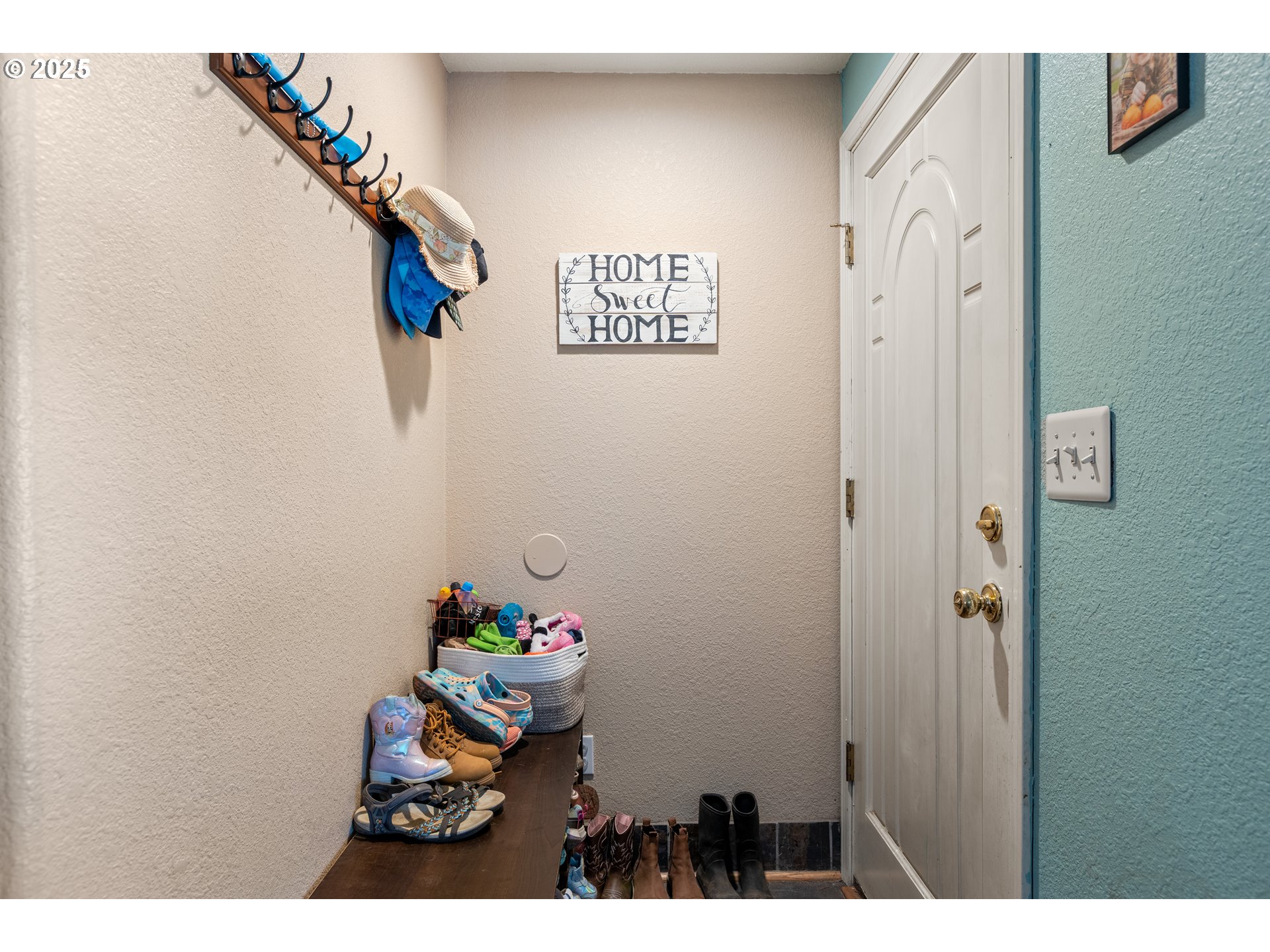 440 West Agee Street Roseburg, OR 97471 - Photo 5 of 44