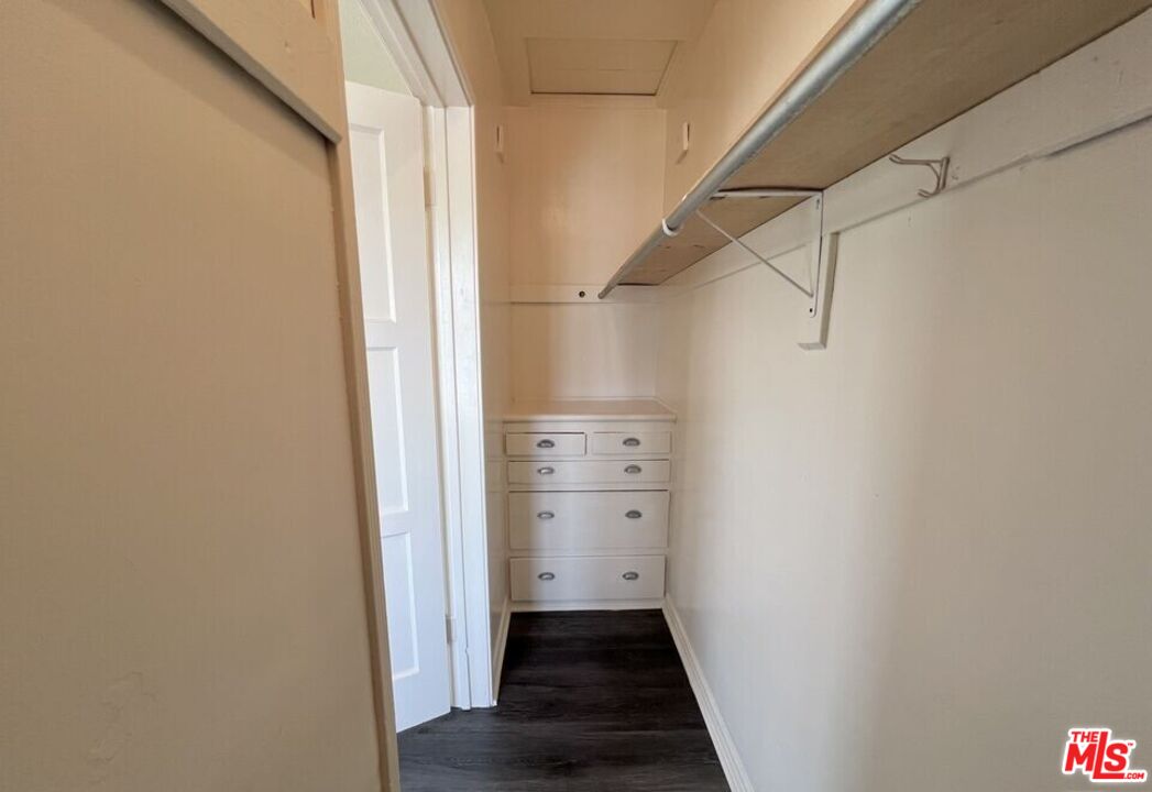 5114 1/2 4th Avenue Los Angeles, CA 90043 - Photo 4 of 23 a view of closet