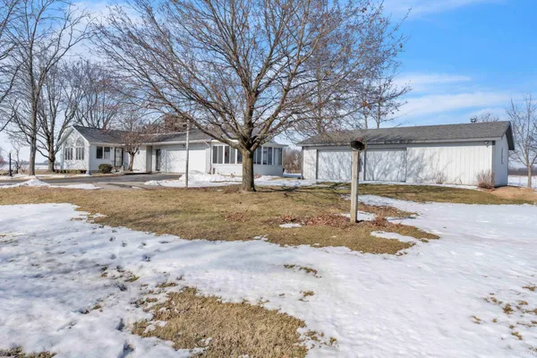 $397,500 | 10261 East 100 South, Avilla, IN 46710
