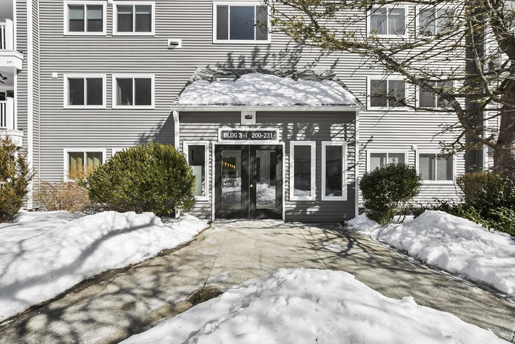 255 North Road, Unit 213 Chelmsford, MA 01824 - Photo 1 of 33 Gallery Image 1