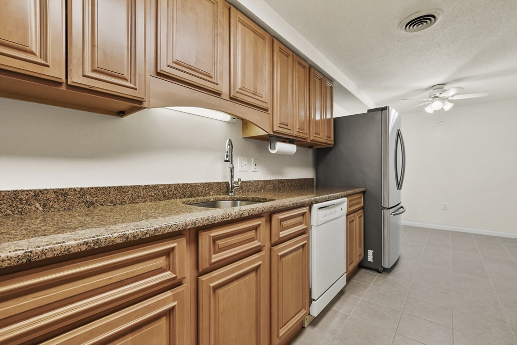 255 North Road, Unit 213 Chelmsford, MA 01824 - Photo 14 of 33 Gallery Image 14