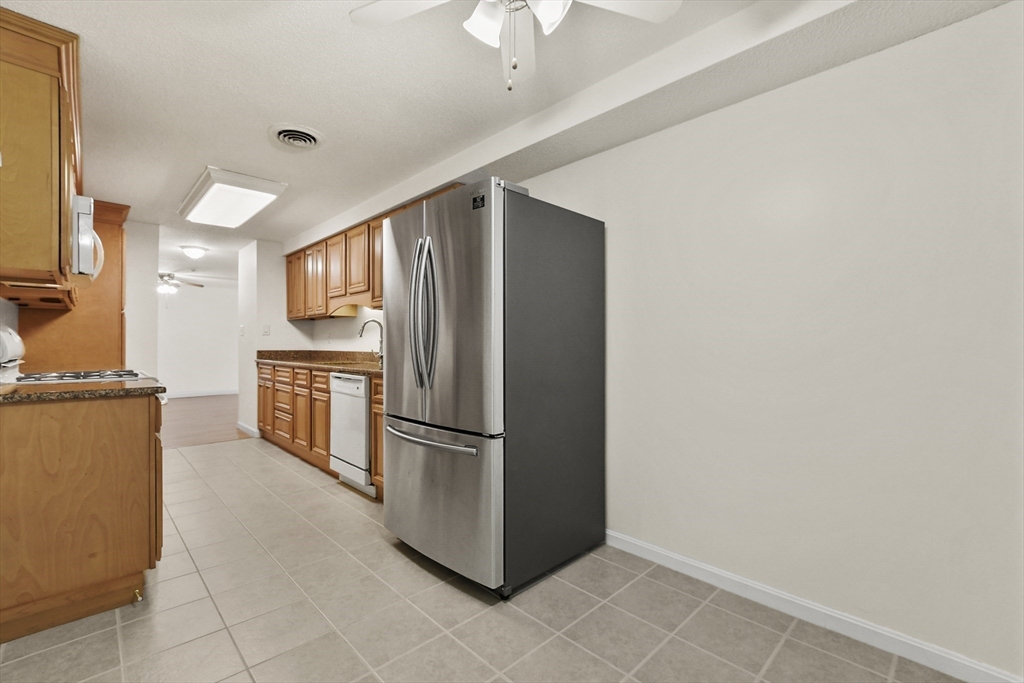 255 North Road, Unit 213 Chelmsford, MA 01824 - Photo 16 of 33 Gallery Image 16