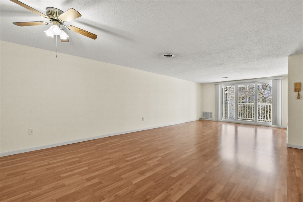 255 North Road, Unit 213 Chelmsford, MA 01824 - Photo 4 of 33 Gallery Image 4