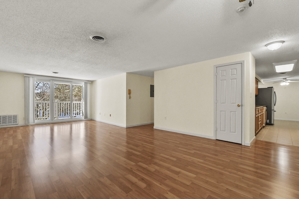 255 North Road, Unit 213 Chelmsford, MA 01824 - Photo 8 of 33 Gallery Image 8