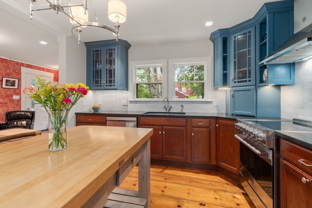 25 Farm Road Sherborn, MA 01770 - Photo 7 of 42 Gallery Image 7
