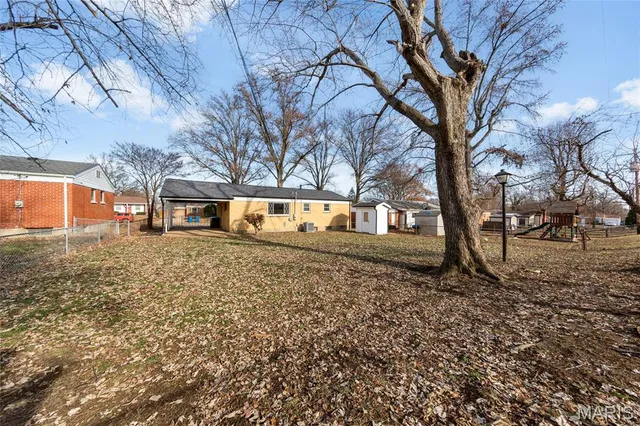 $175,000 | 1890 Caposele Lane, Hazelwood, MO 63042