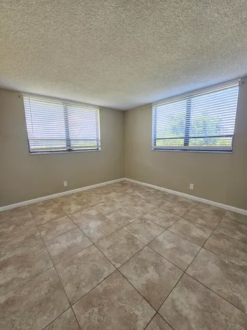 $1,700 | 1750 North Congress Avenue, Unit 405, West Palm Beach, FL 33401