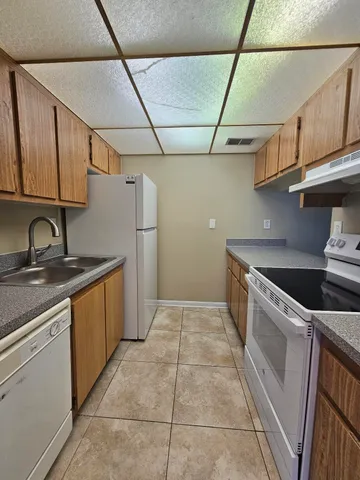 $1,700 | 1750 North Congress Avenue, Unit 405, West Palm Beach, FL 33401