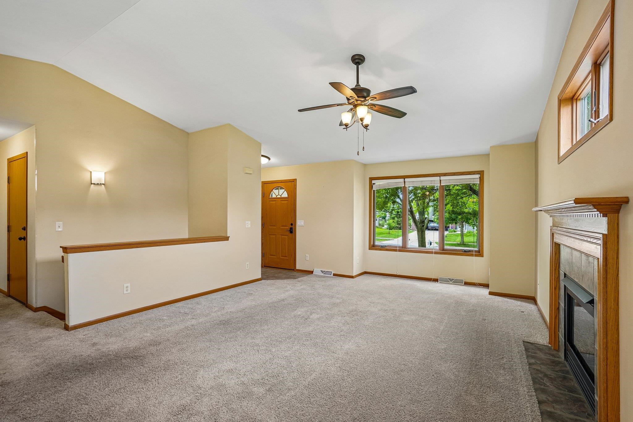 7526 Crawling Stone Road Madison, WI 53719 - Photo 9 of 44