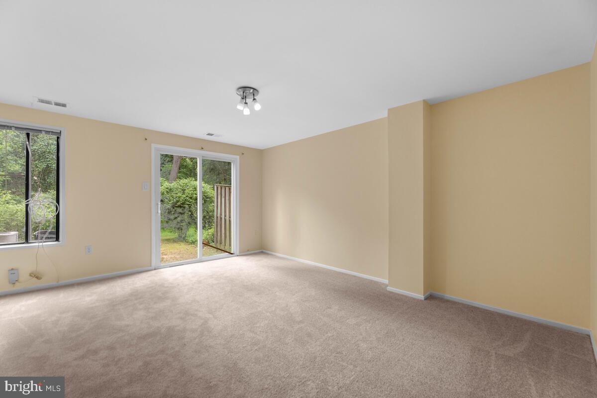 10749 Lester Street Silver Spring, MD 20902 - Photo 29 of 38