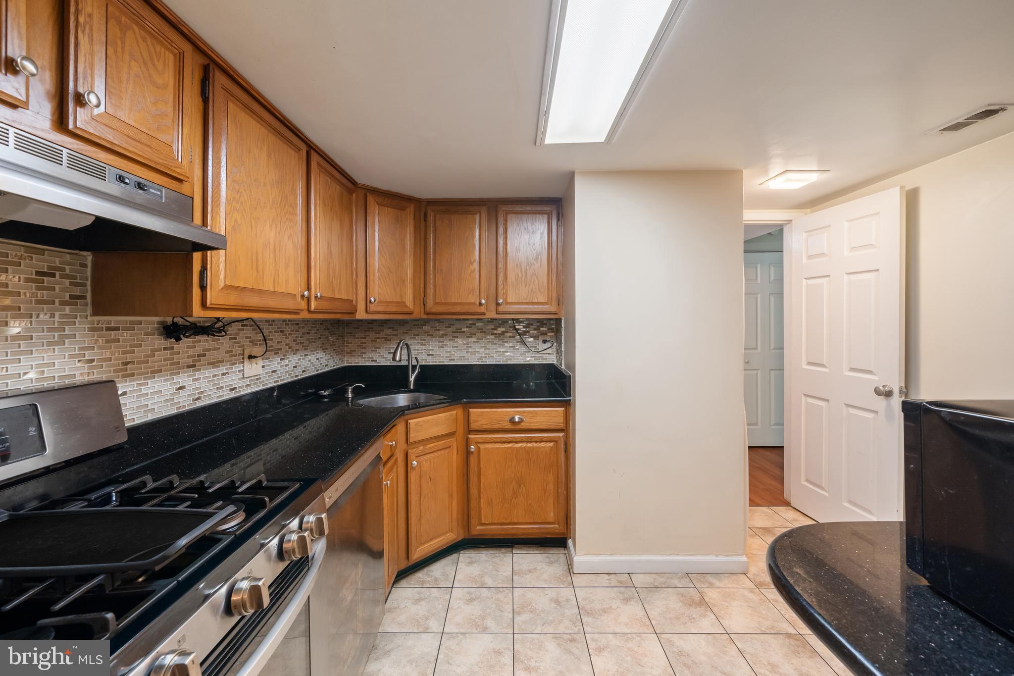 1422 Northgate Square, Unit 22/1A Reston, VA 20190 - Photo 12 of 24