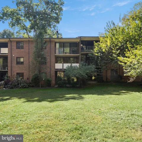 $233,000 | 1422 Northgate Square, Unit 22/1A, Reston, VA 20190