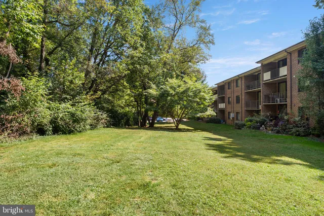 $233,000 | 1422 Northgate Square, Unit 22/1A, Reston, VA 20190