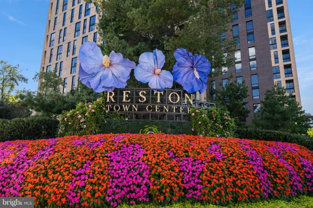$233,000 | 1422 Northgate Square, Unit 22/1A, Reston, VA 20190