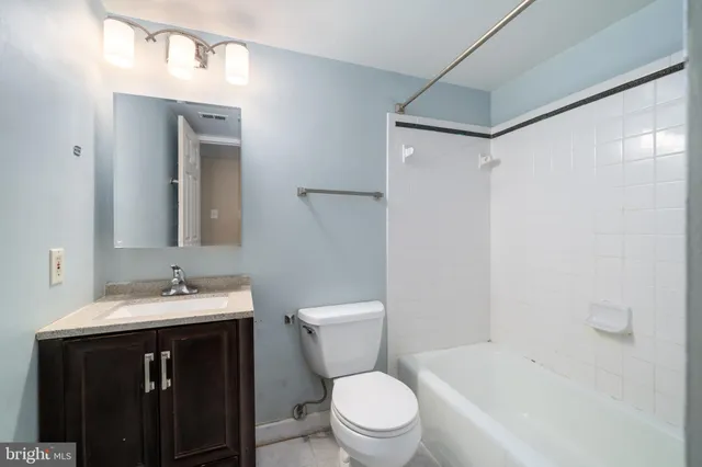 $233,000 | 1422 Northgate Square, Unit 22/1A, Reston, VA 20190