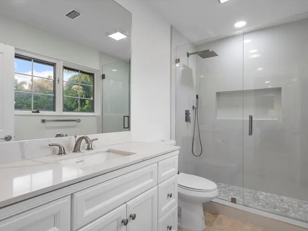 $18,000 | 1421 Ponce De Leon Drive, Fort Lauderdale, FL 33316