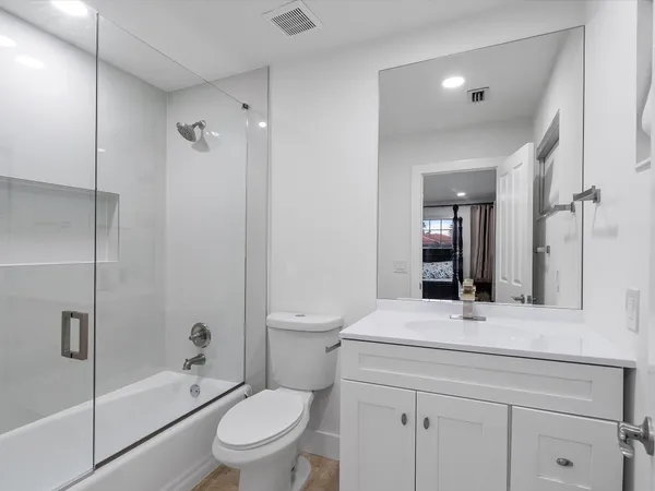 $18,000 | 1421 Ponce De Leon Drive, Fort Lauderdale, FL 33316