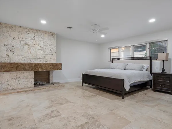 $18,000 | 1421 Ponce De Leon Drive, Fort Lauderdale, FL 33316