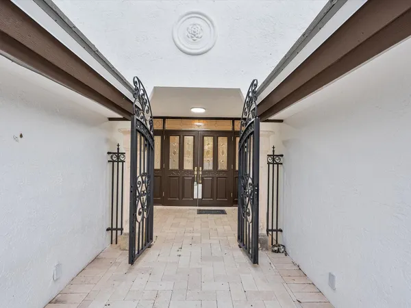 $18,000 | 1421 Ponce De Leon Drive, Fort Lauderdale, FL 33316