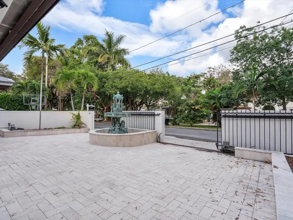 $18,000 | 1421 Ponce De Leon Drive, Fort Lauderdale, FL 33316
