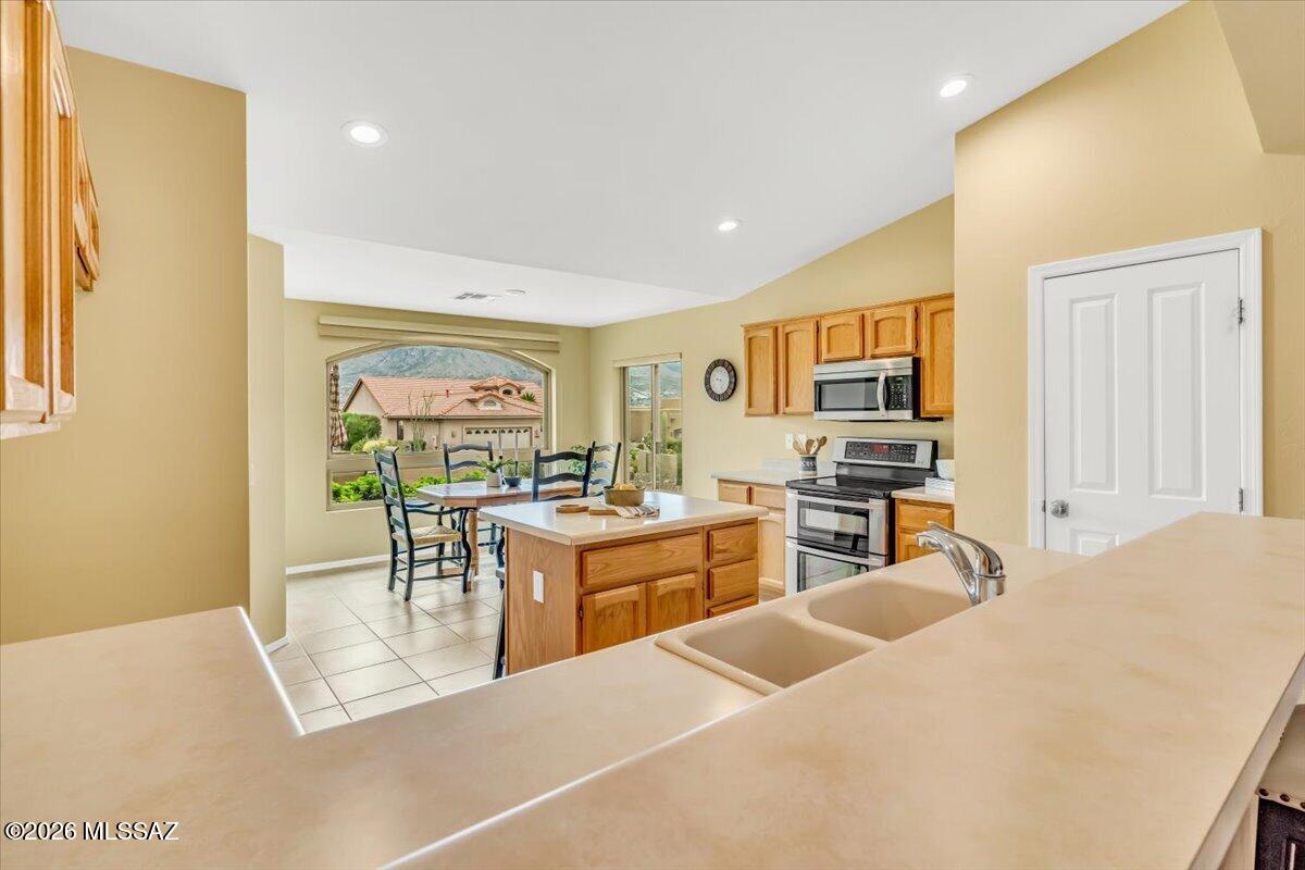 35854 Mesa Ridge Drive Tucson, AZ 85739 - Photo 12 of 37
