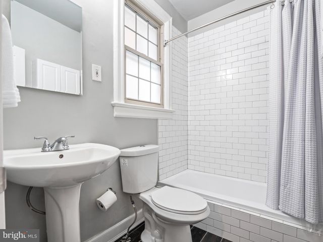 $603,500 | 3010 Wisconsin Avenue Northwest, Unit 102, Washington, DC 20016