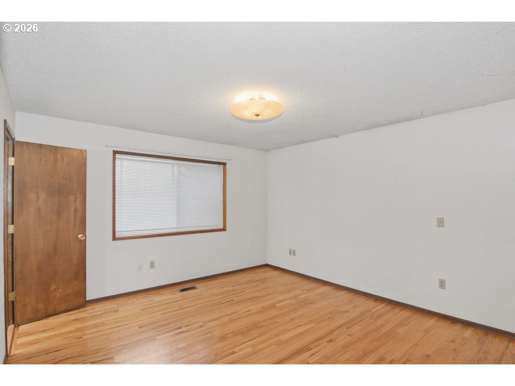 10009 Northeast Covington Road Vancouver, WA 98662 - Photo 23 of 45 Primary Bedroom