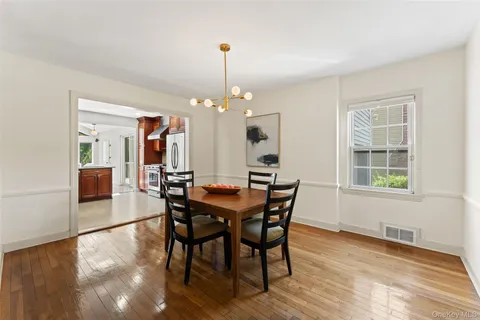 $975,000 | 434 California Road, Bronxville, NY 10708