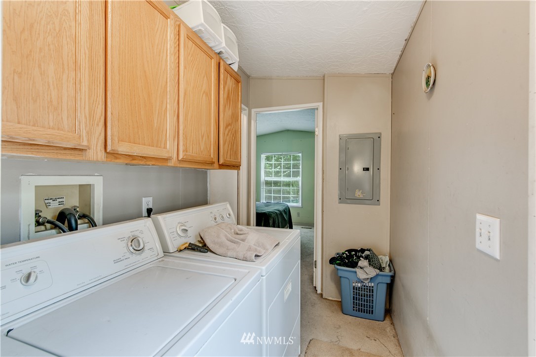 13165 Hadfield Road Southeast Olalla, WA 98359 - Photo 8 of 19 Gallery Image 8
