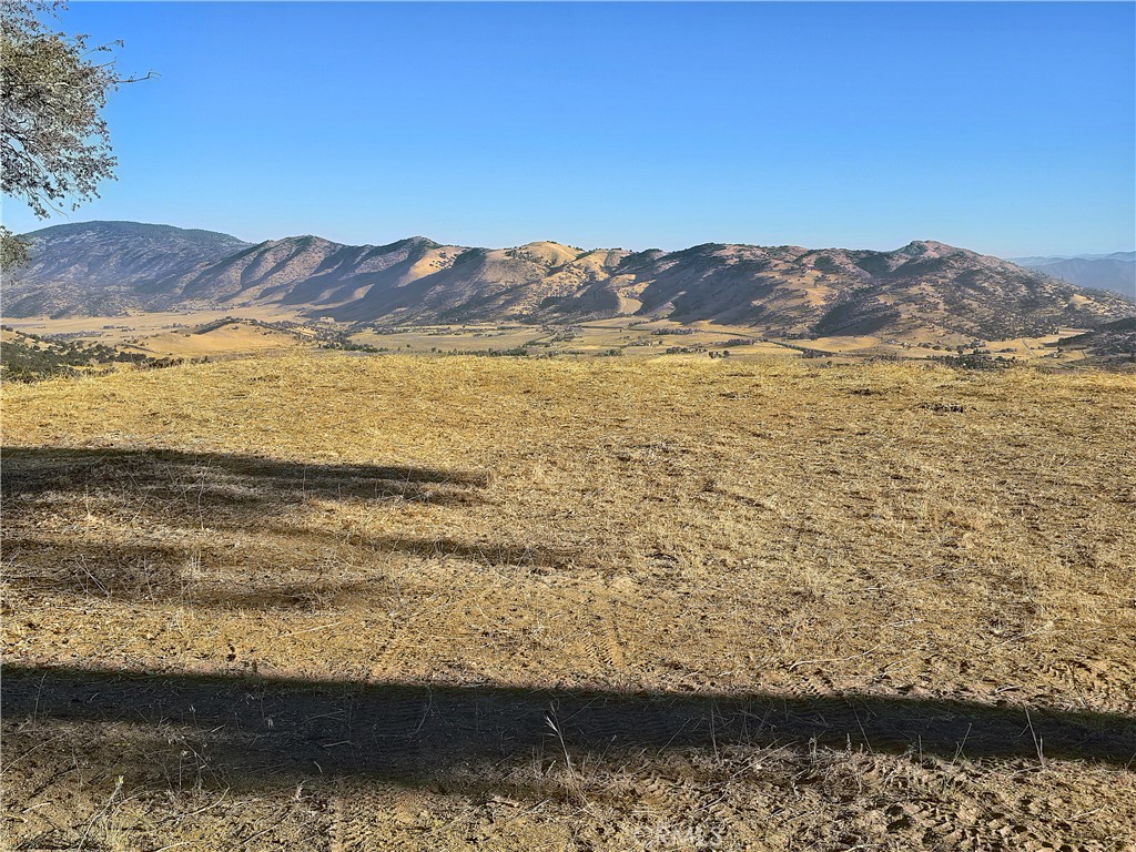 0 Zurich Drive Tehachapi, CA 93561 - Photo 33 of 58 a view of ocean with mountain
