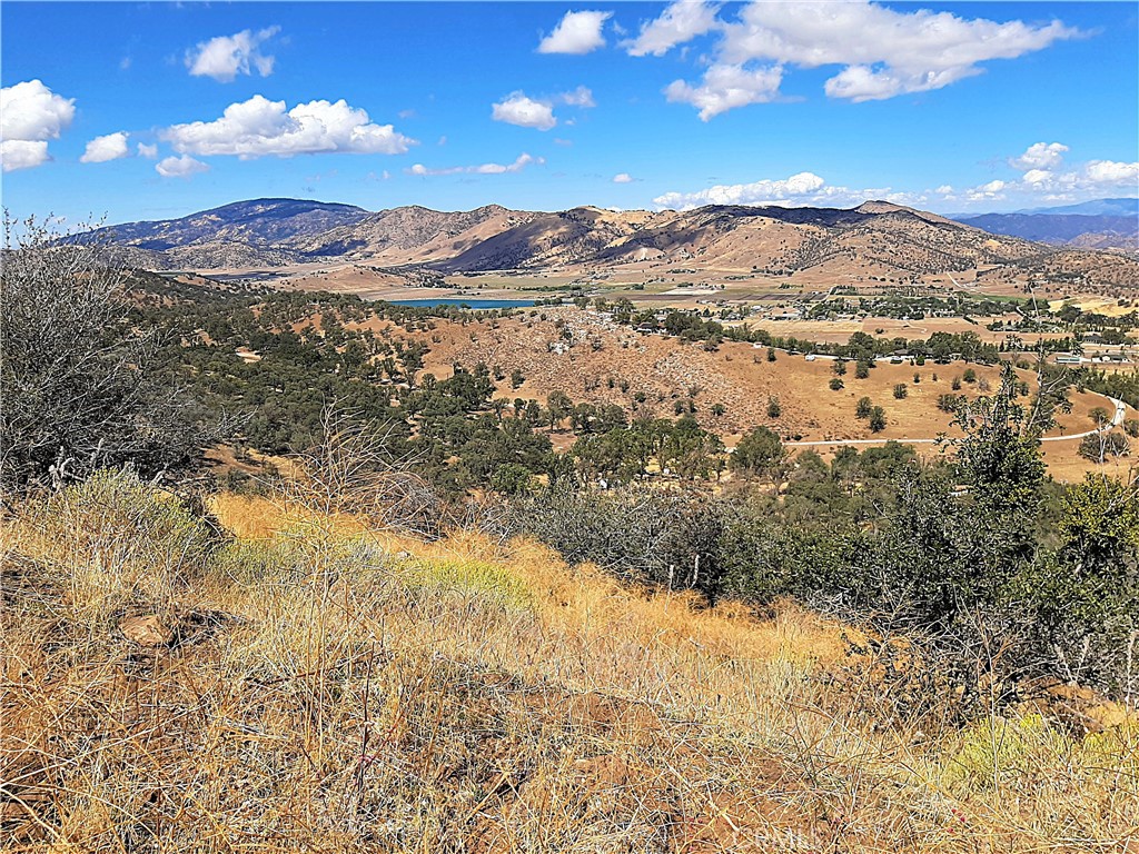 0 Zurich Drive Tehachapi, CA 93561 - Photo 46 of 58 a view of a yard with mountains in the background