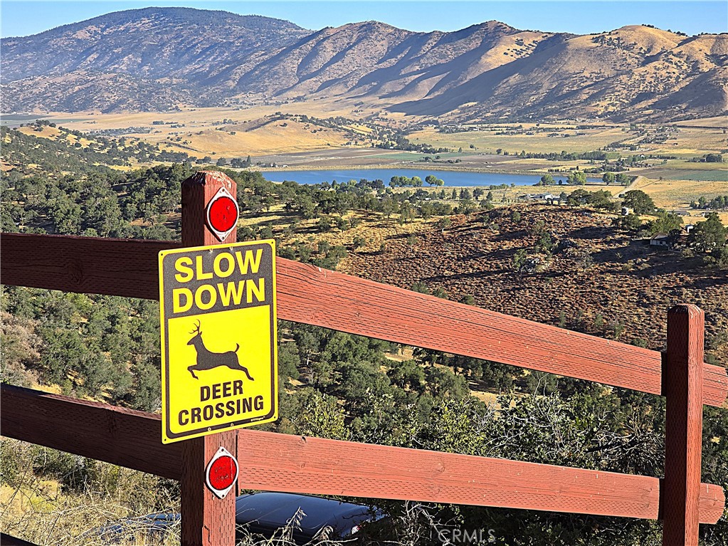 0 Zurich Drive Tehachapi, CA 93561 - Photo 8 of 58 a sign that is on a street