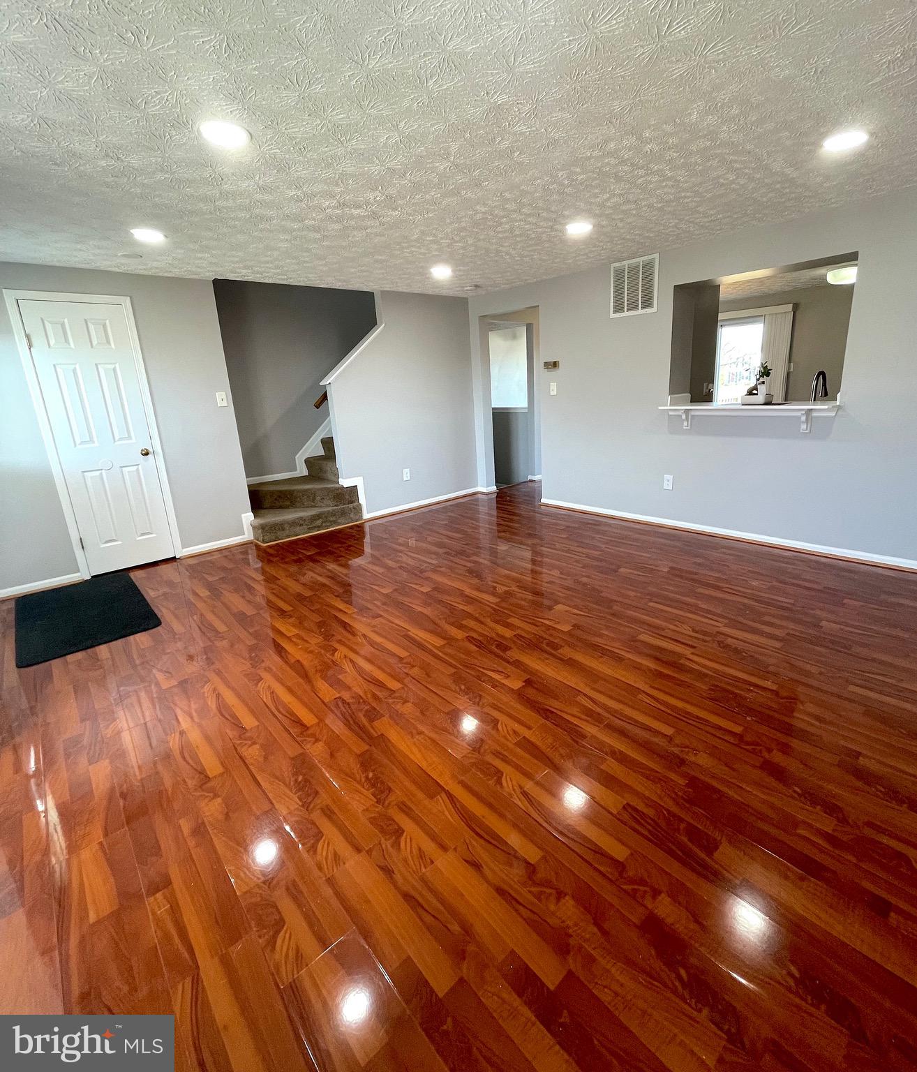 13 Rader Court Baltimore, MD 21234 - Photo 3 of 25 Living Room